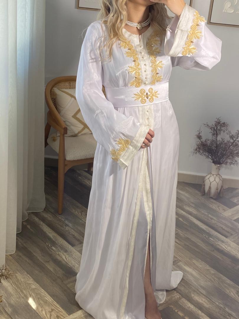 Caftan traditionnel algérien